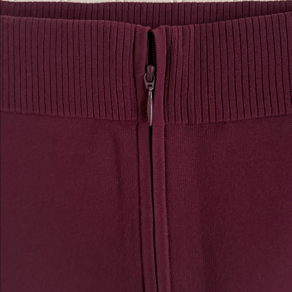 Lululemon Ribbed-Knit Mini Skirt Garnet - Picture 5 of 8